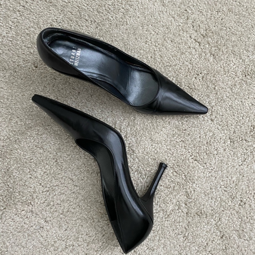 Stuart Weitzman  Black leather pumps